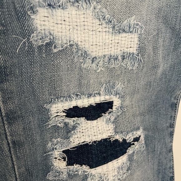 NEW! Slim Straight Jeans in Light Blue Vintage Wash, Distressed Knees 32 x 31 - Picture 4 of 13